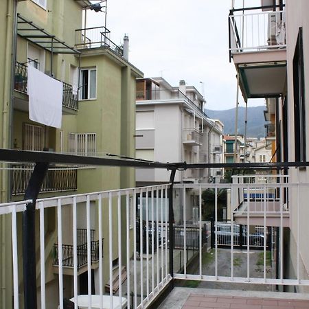 Apartamento Casa Emma 400 Mt Dal Mare Spotorno Exterior foto